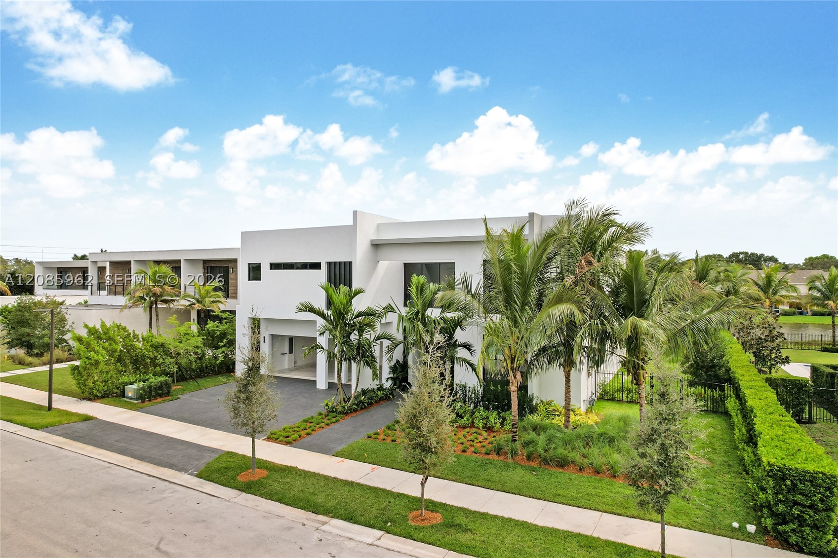 16492 Botaniko Dr S, Weston FL 33326