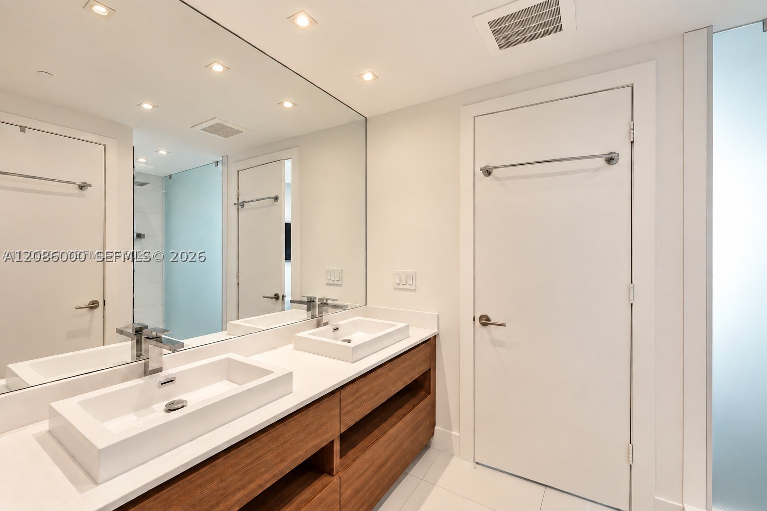 460 NE 28th St #3503, Miami FL 33137