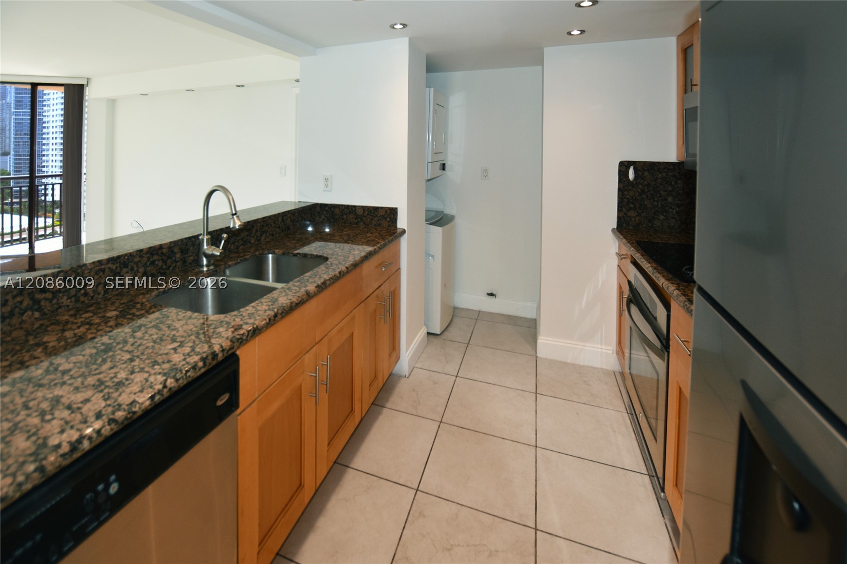 540 BRICKELL KEY DR #1511, Miami FL 33131