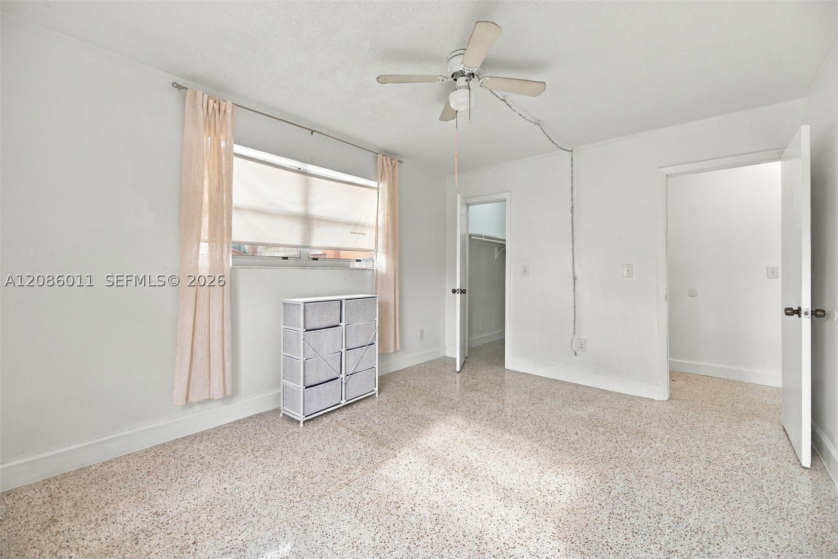 882 NW 2nd St, Miami FL 33128