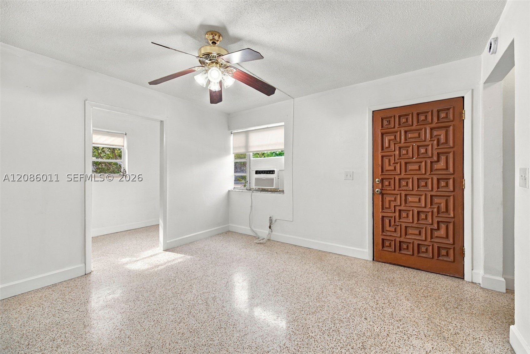 882 NW 2nd St, Miami FL 33128
