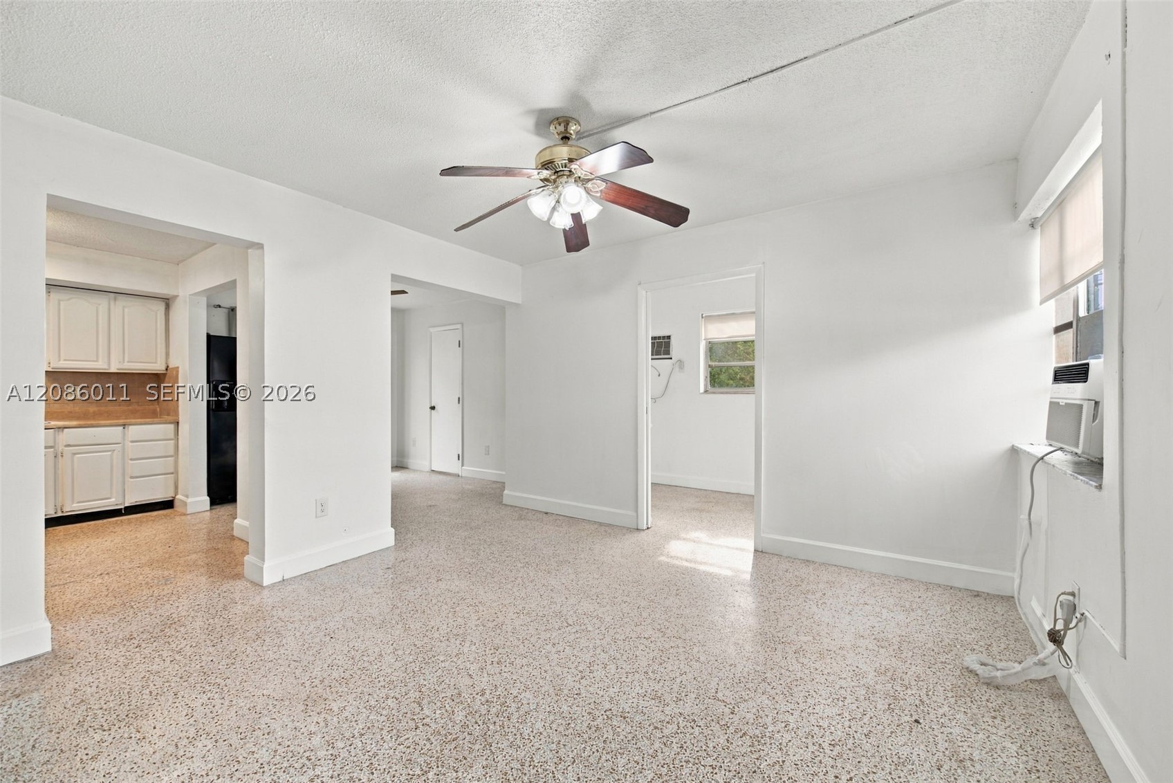 882 NW 2nd St, Miami FL 33128