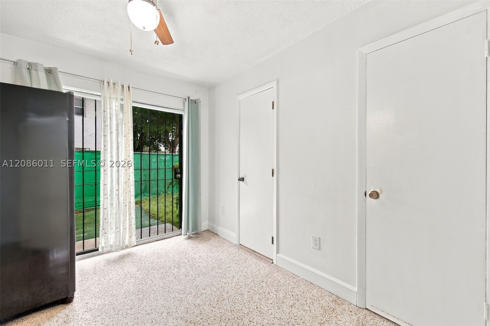 882 NW 2nd St, Miami FL 33128