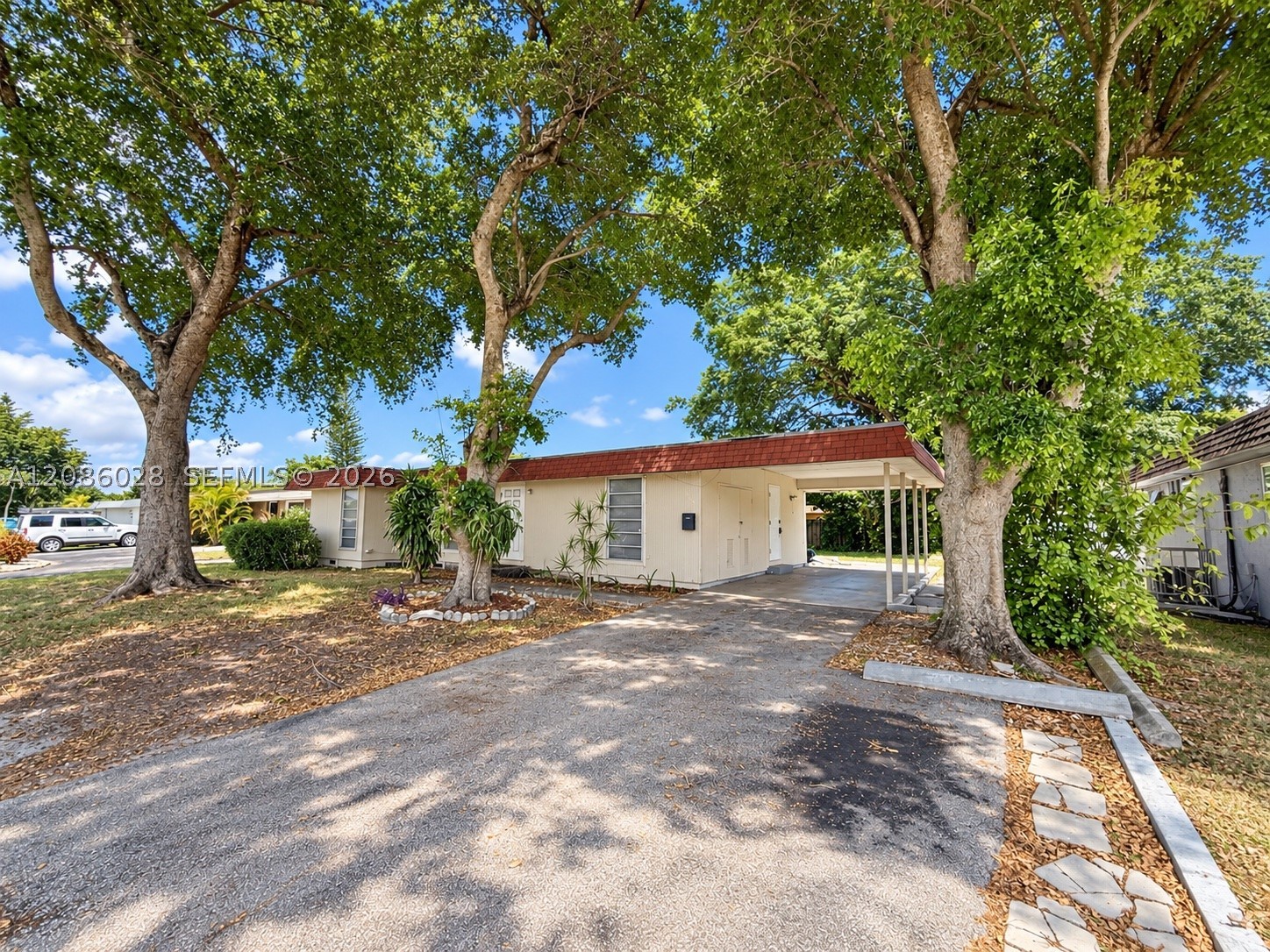 7804 NW 73rd Ter, Tamarac FL 33321