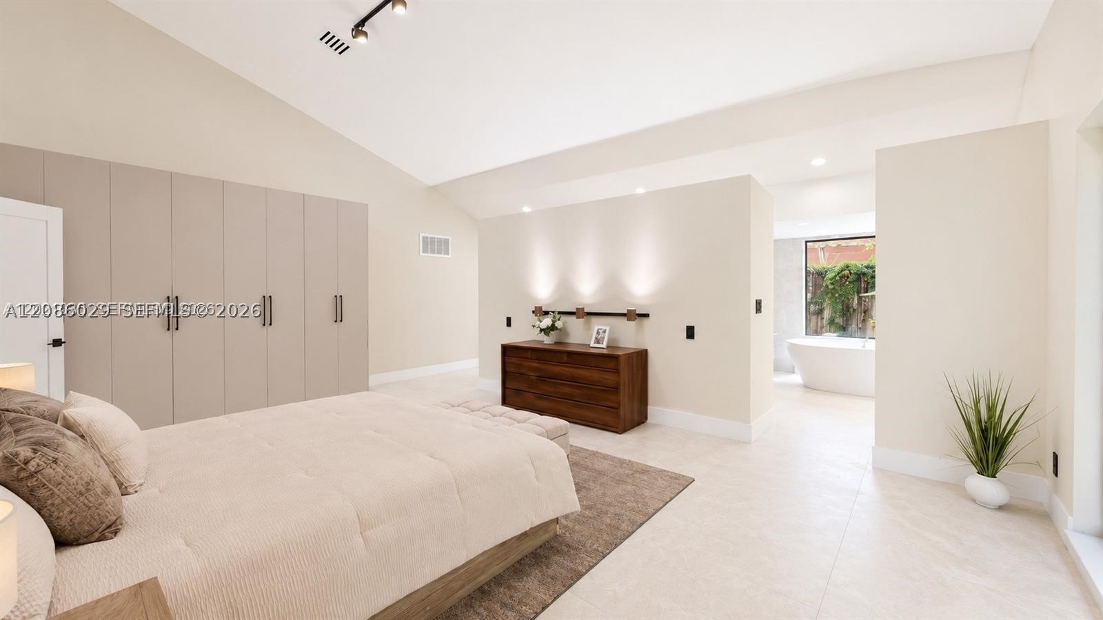 2765 NE 35th Dr, Fort Lauderdale FL 33308