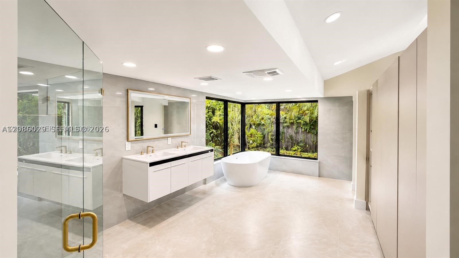 2765 NE 35th Dr, Fort Lauderdale FL 33308