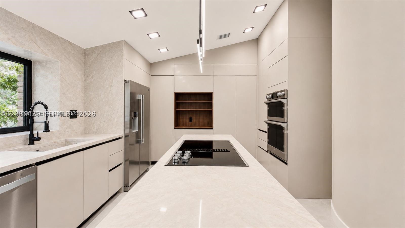 2765 NE 35th Dr, Fort Lauderdale FL 33308