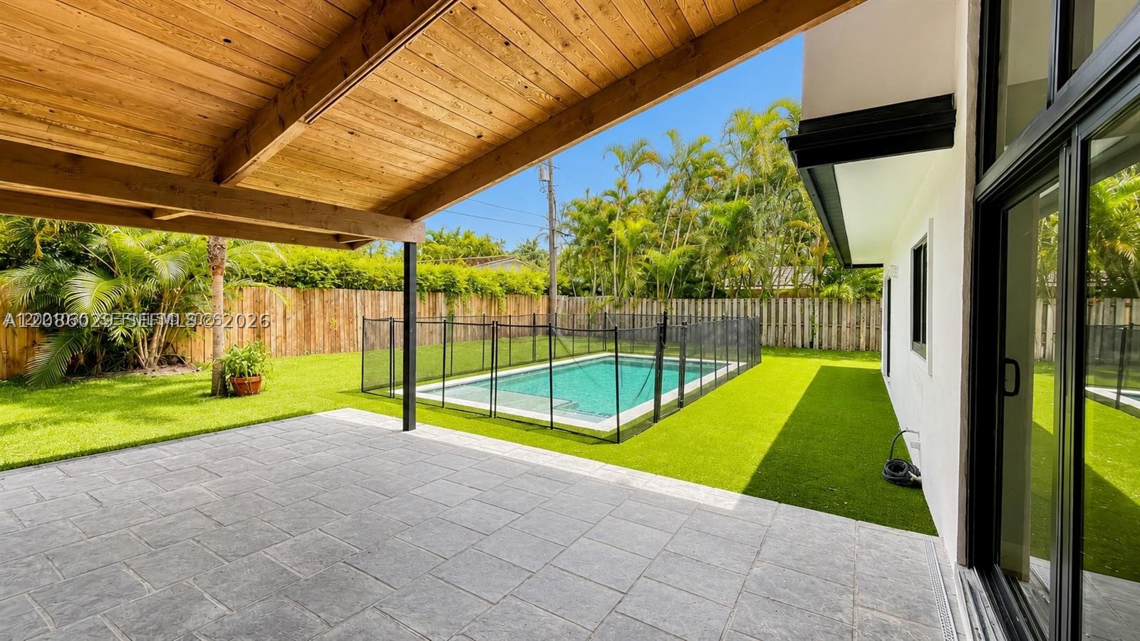 2765 NE 35th Dr, Fort Lauderdale FL 33308