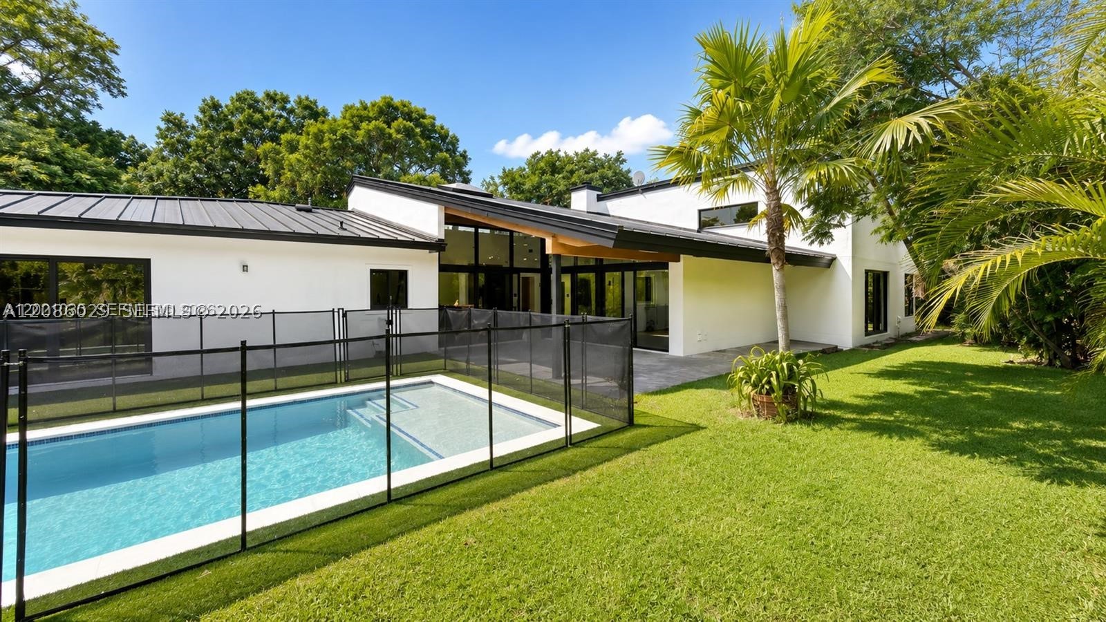 2765 NE 35th Dr, Fort Lauderdale FL 33308