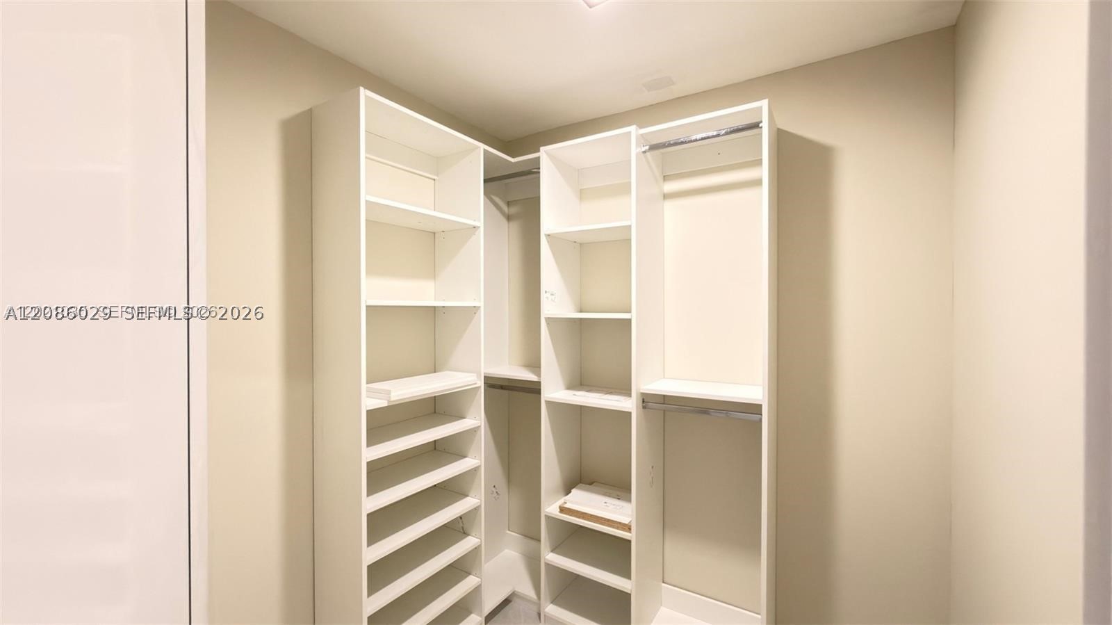 2765 NE 35th Dr, Fort Lauderdale FL 33308
