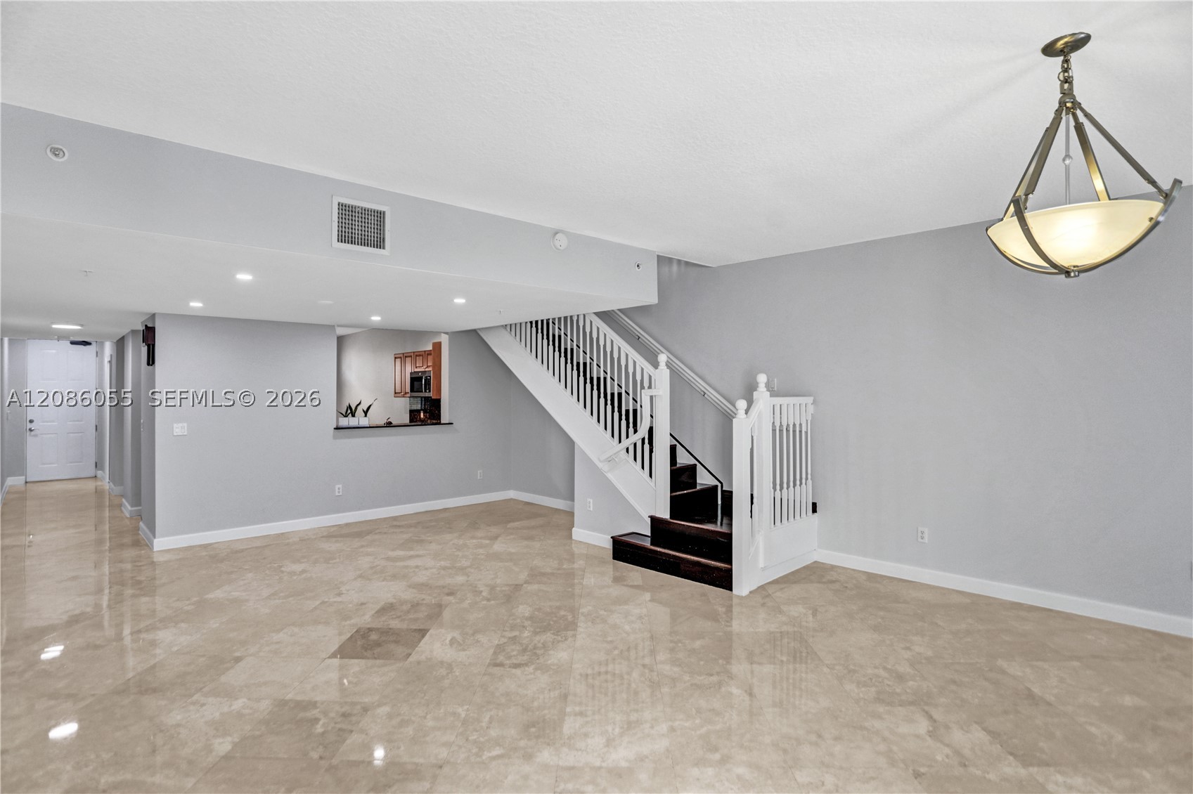 7564 SW 102nd St #211, Pinecrest FL 33156