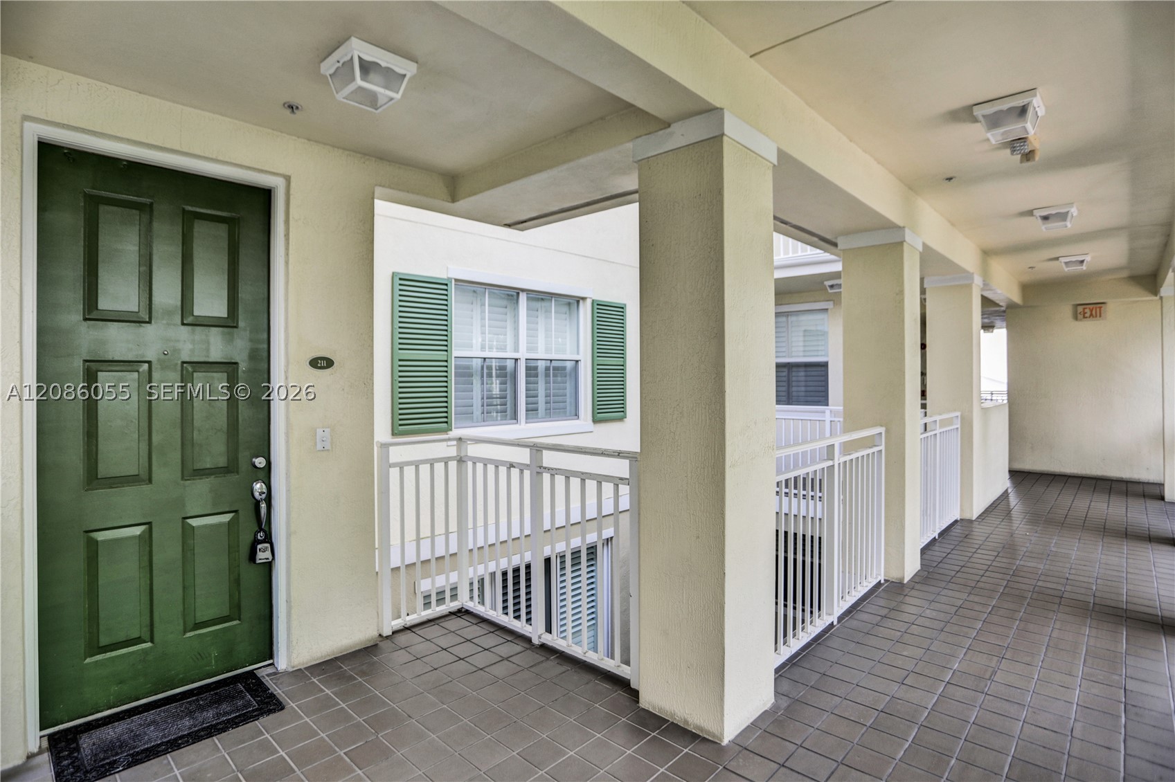 7564 SW 102nd St #211, Pinecrest FL 33156