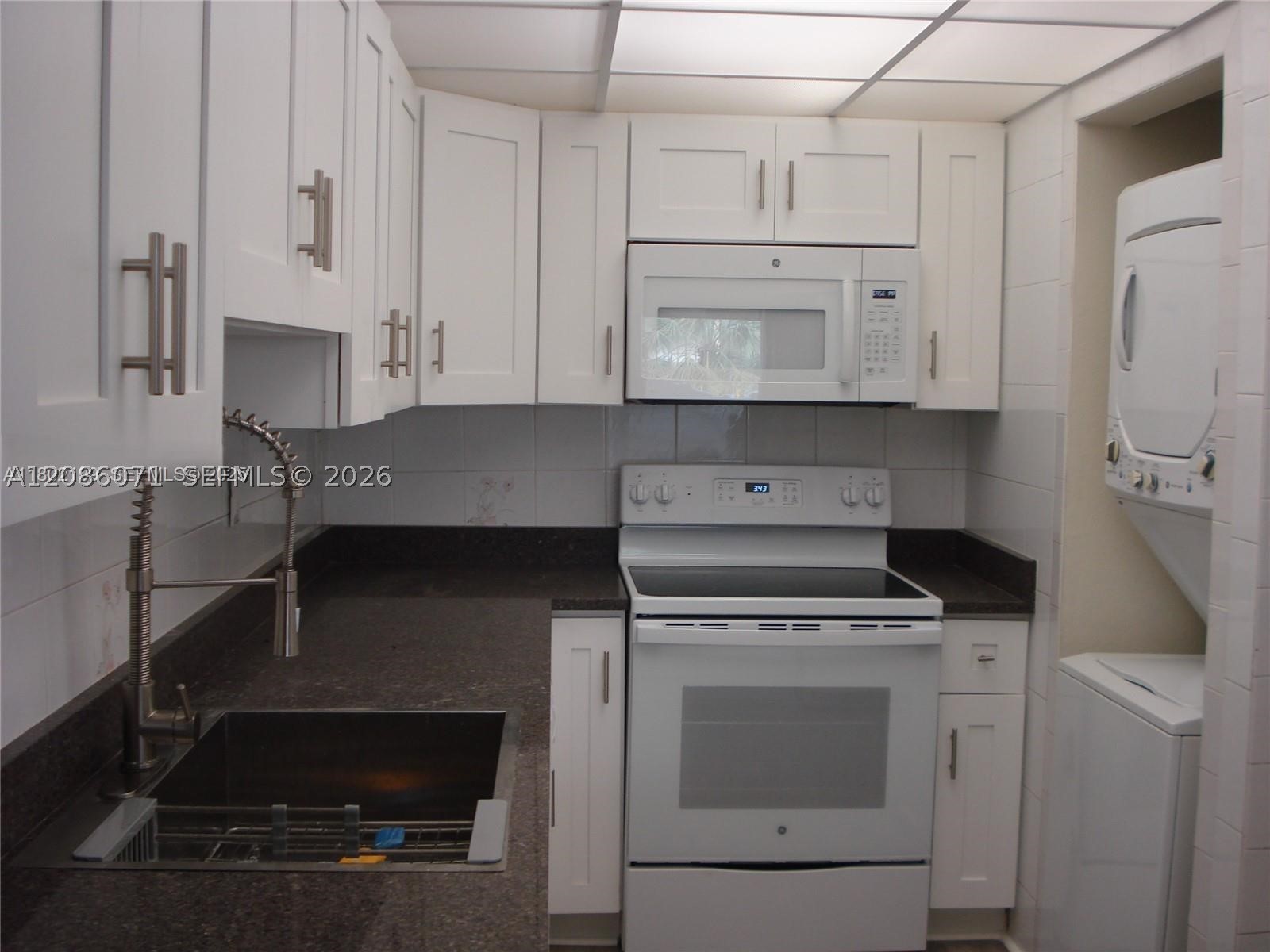 10000 NW 80th Ct #2312, Hialeah Gardens FL 33016