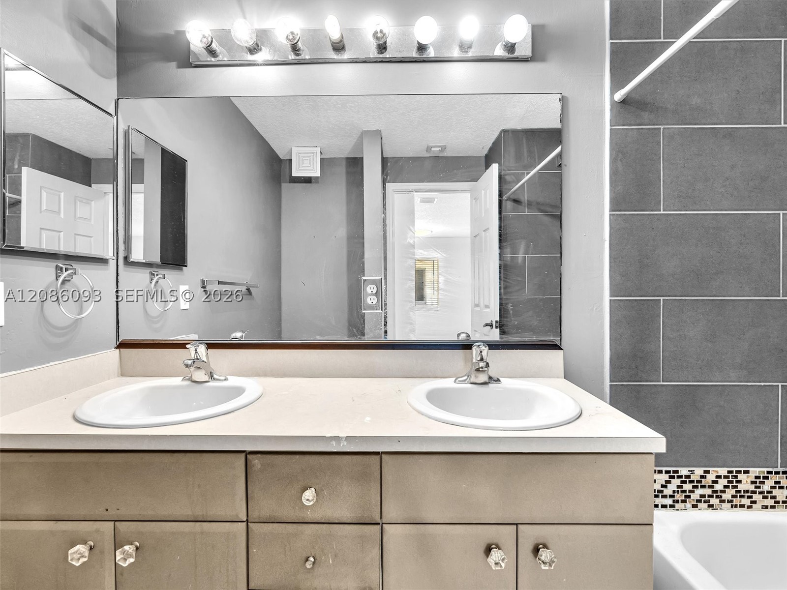 2727 Treasure Cove Cir #2727, Dania Beach FL 33312
