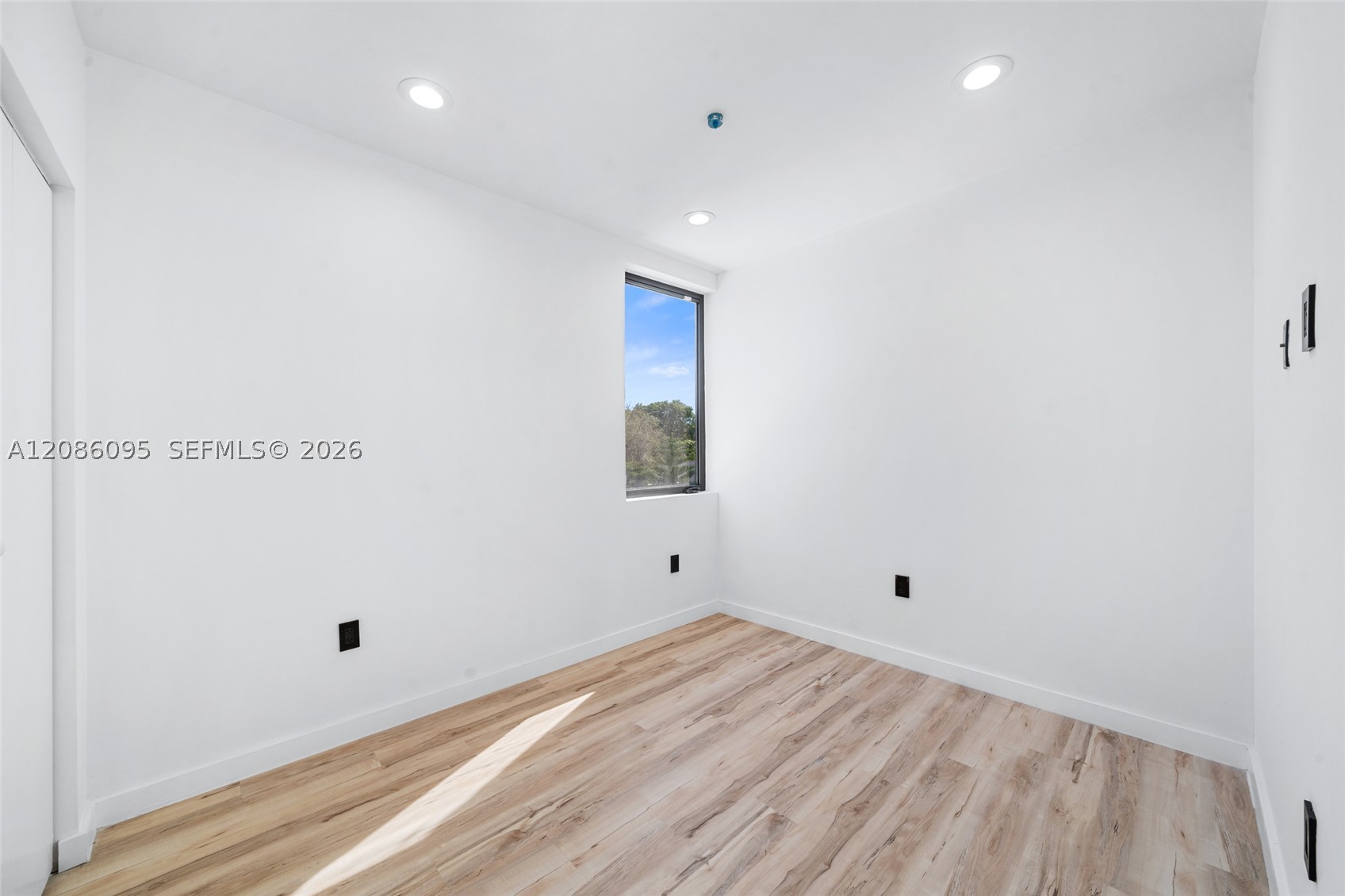 11 NE 51 St #B, Miami FL 33137