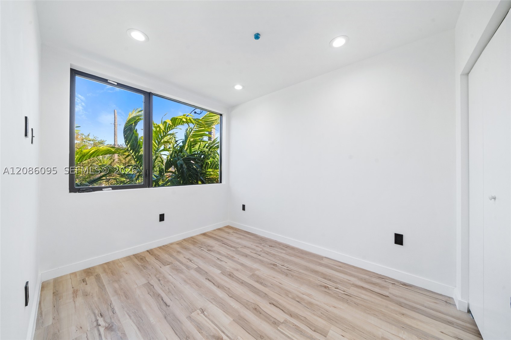 11 NE 51 St #B, Miami FL 33137