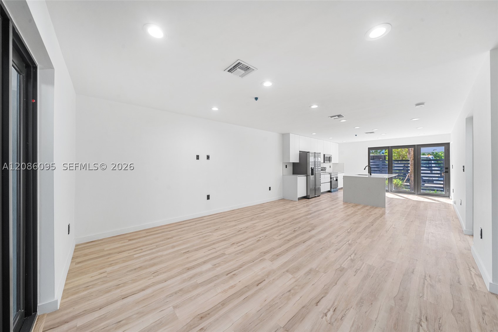 11 NE 51 St #B, Miami FL 33137