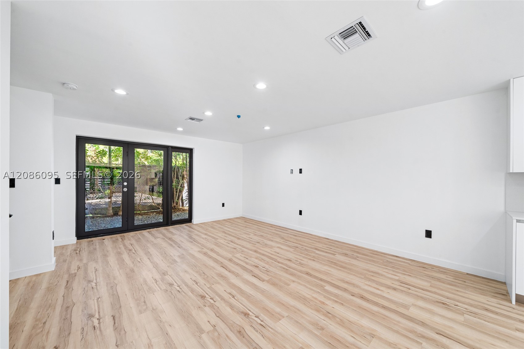 11 NE 51 St #B, Miami FL 33137