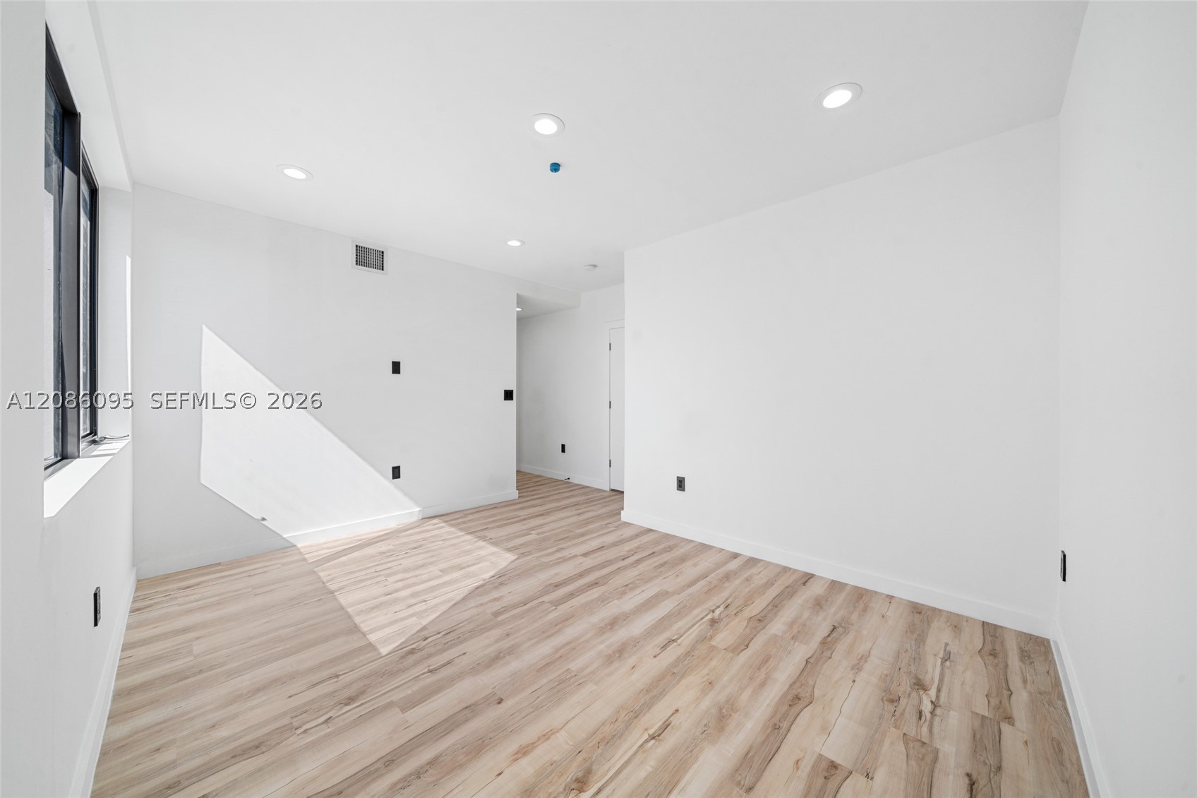 11 NE 51 St #B, Miami FL 33137