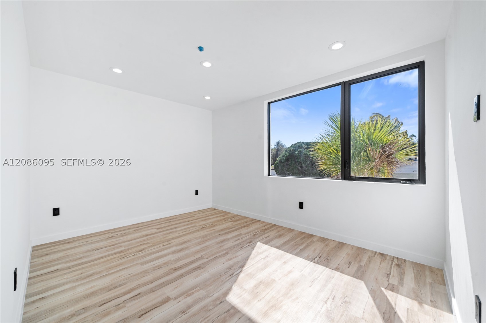 11 NE 51 St #B, Miami FL 33137