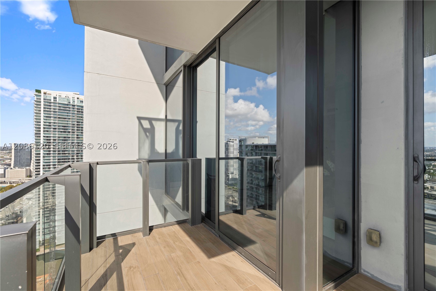 88 SW 7th St #2906, Miami FL 33130