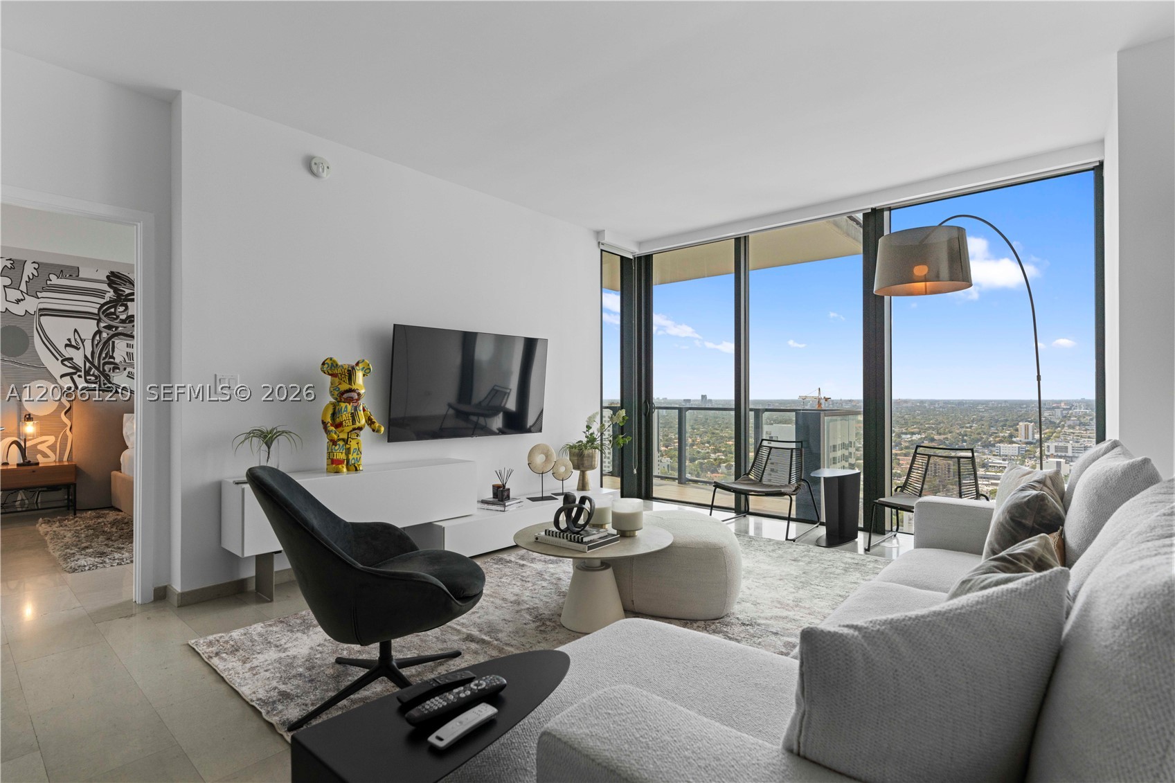88 SW 7th St #2906, Miami FL 33130
