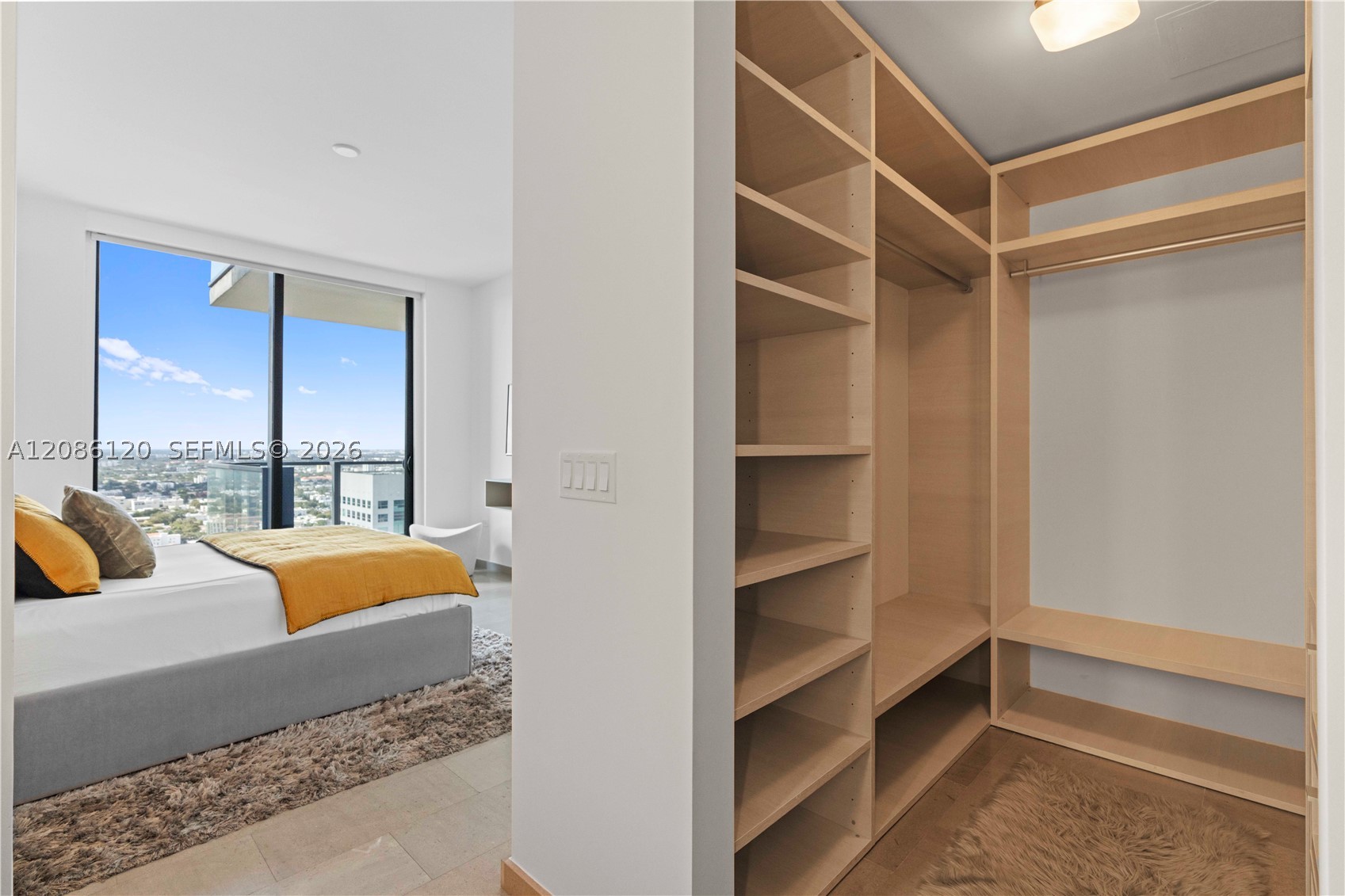 88 SW 7th St #2906, Miami FL 33130