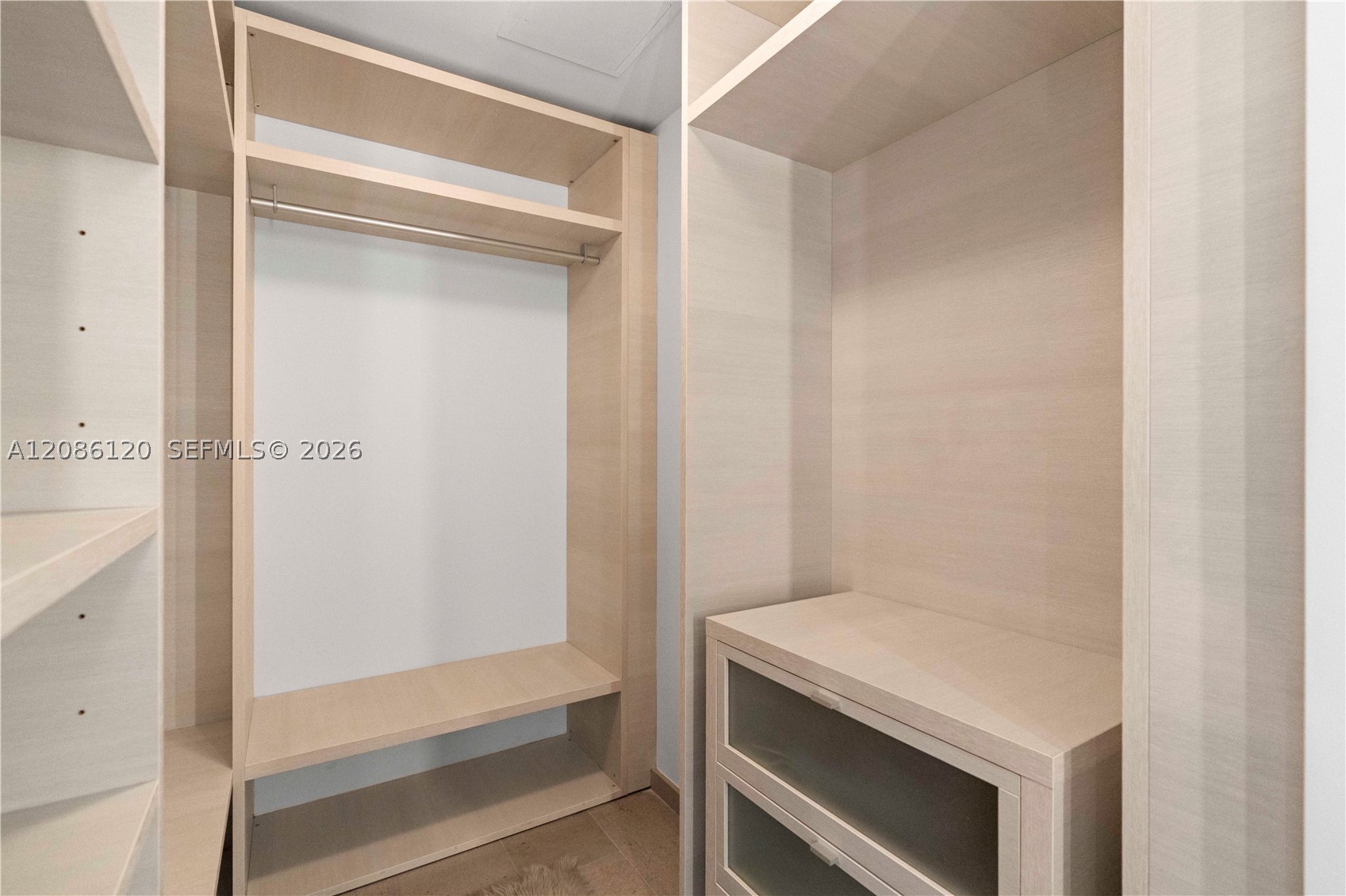 88 SW 7th St #2906, Miami FL 33130