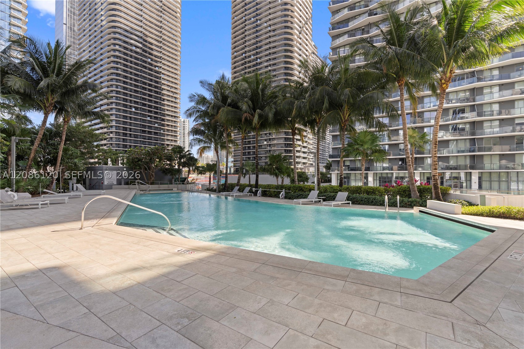 88 SW 7th St #2906, Miami FL 33130