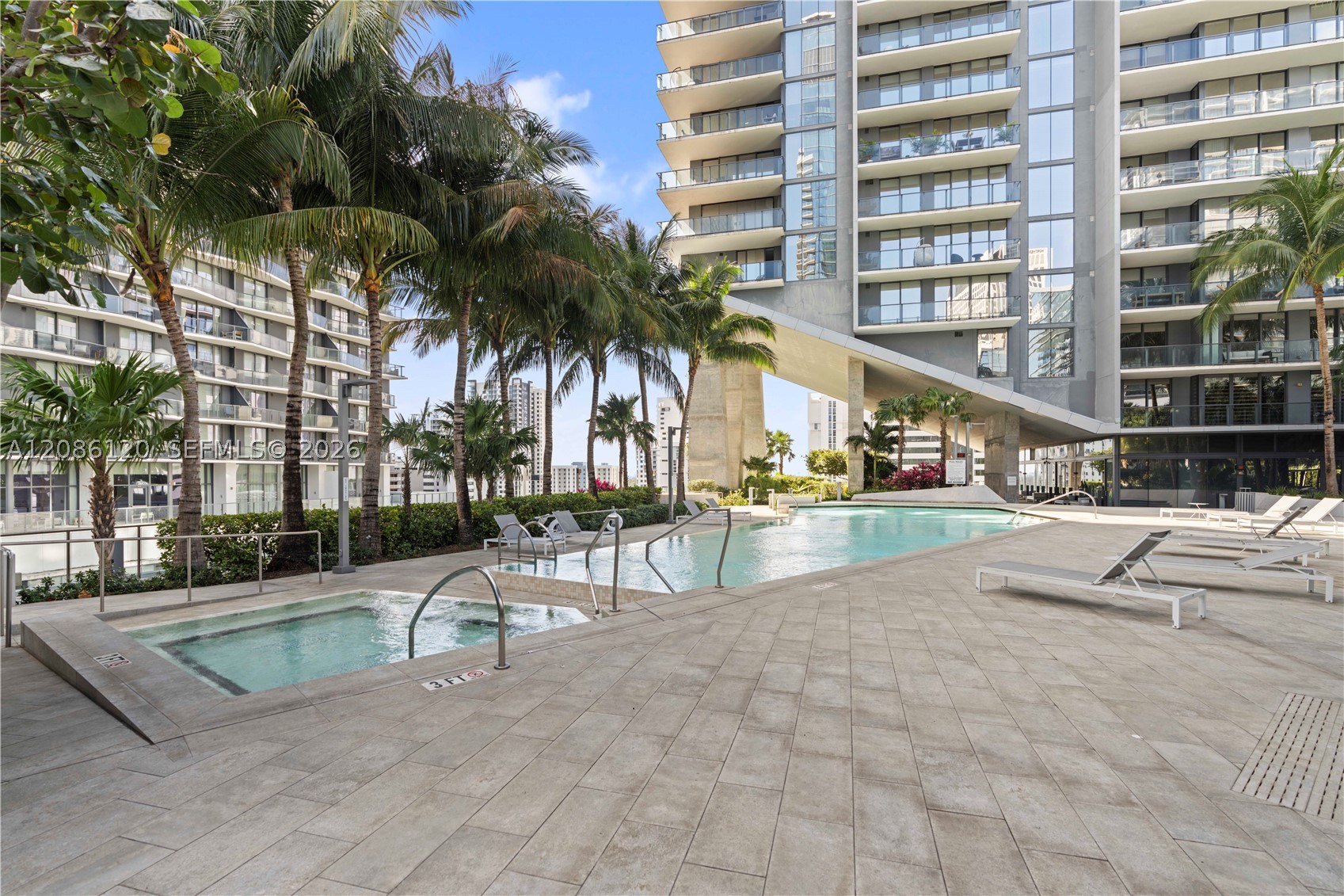 88 SW 7th St #2906, Miami FL 33130