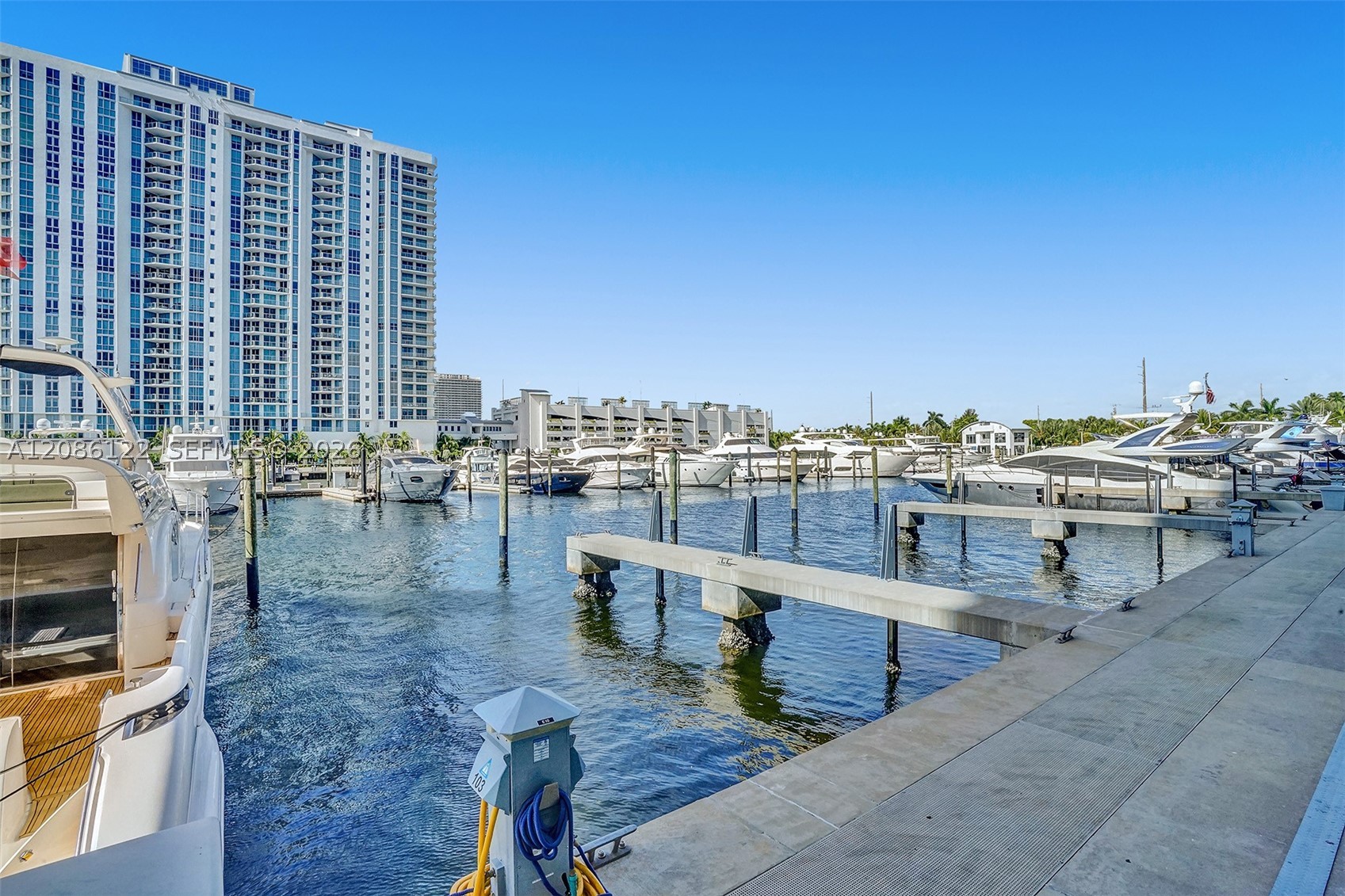 17301 Biscayne Blvd #1207, North Miami Beach FL 33160