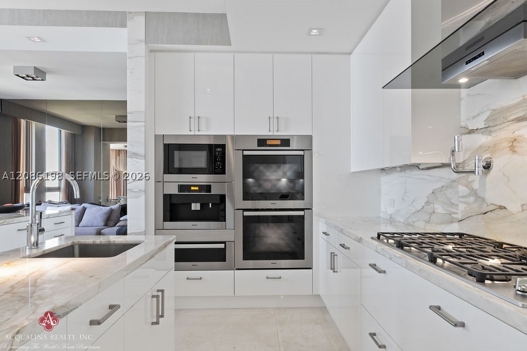 17749 Collins Ave #902, Sunny Isles Beach FL 33160