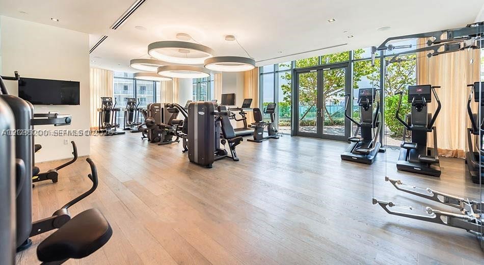 650 NE 32nd St #4402, Miami FL 33137