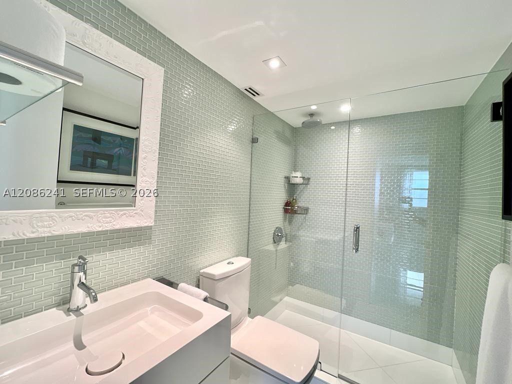 177 Ocean Lane Dr #405, Key Biscayne FL 33149