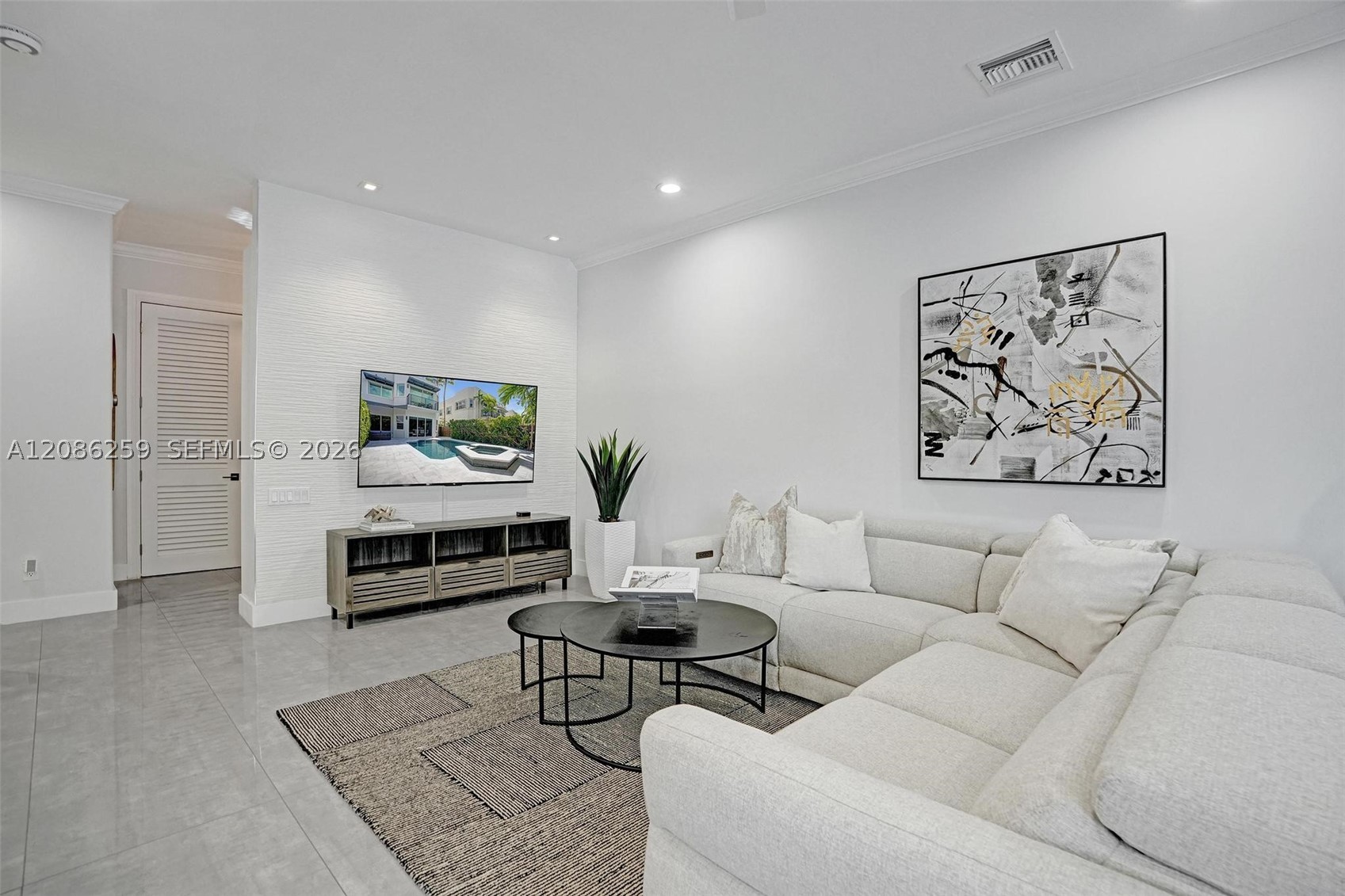 453 SW 5th Ave, Fort Lauderdale FL 33315