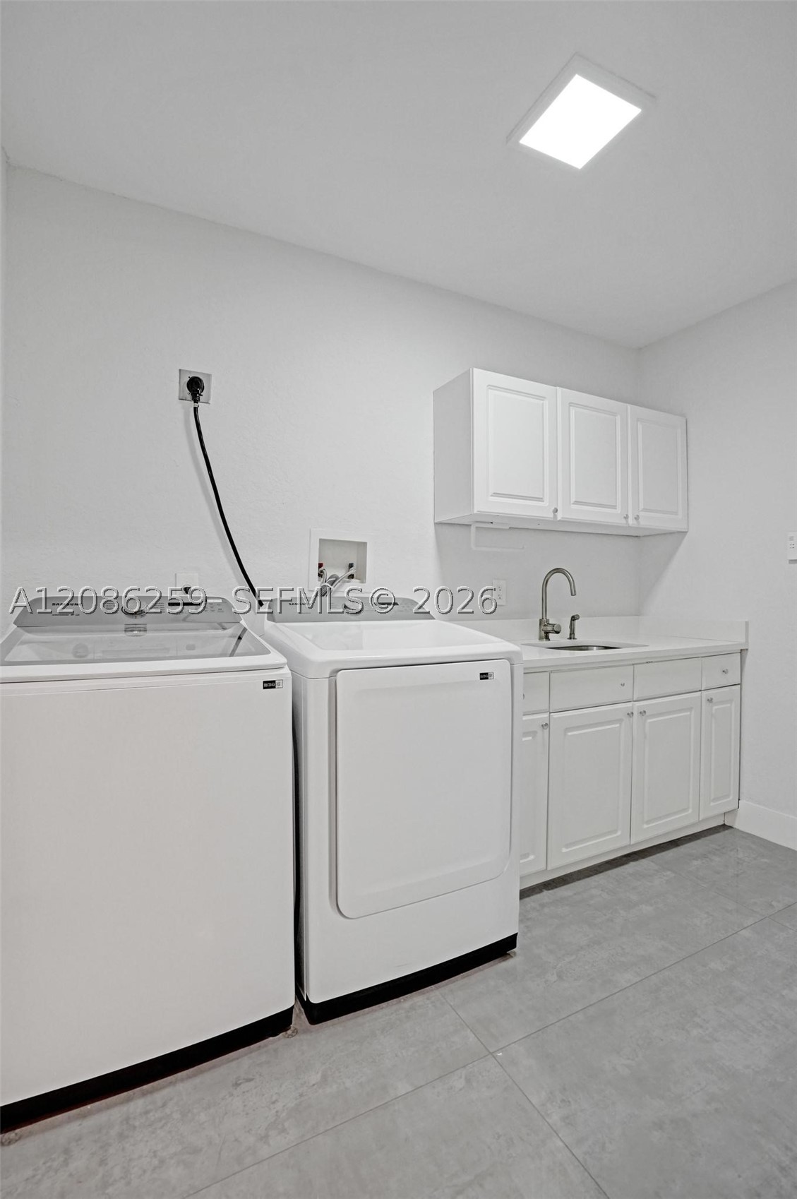 453 SW 5th Ave, Fort Lauderdale FL 33315