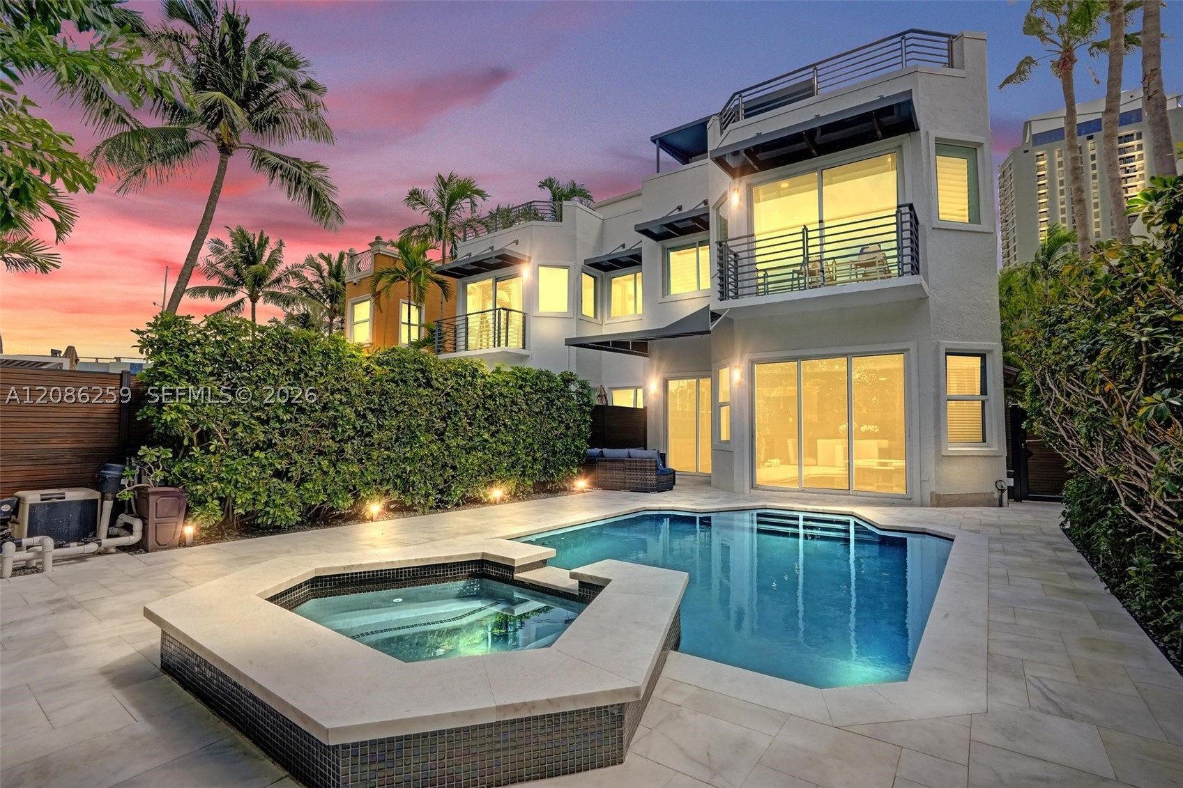 453 SW 5th Ave, Fort Lauderdale FL 33315