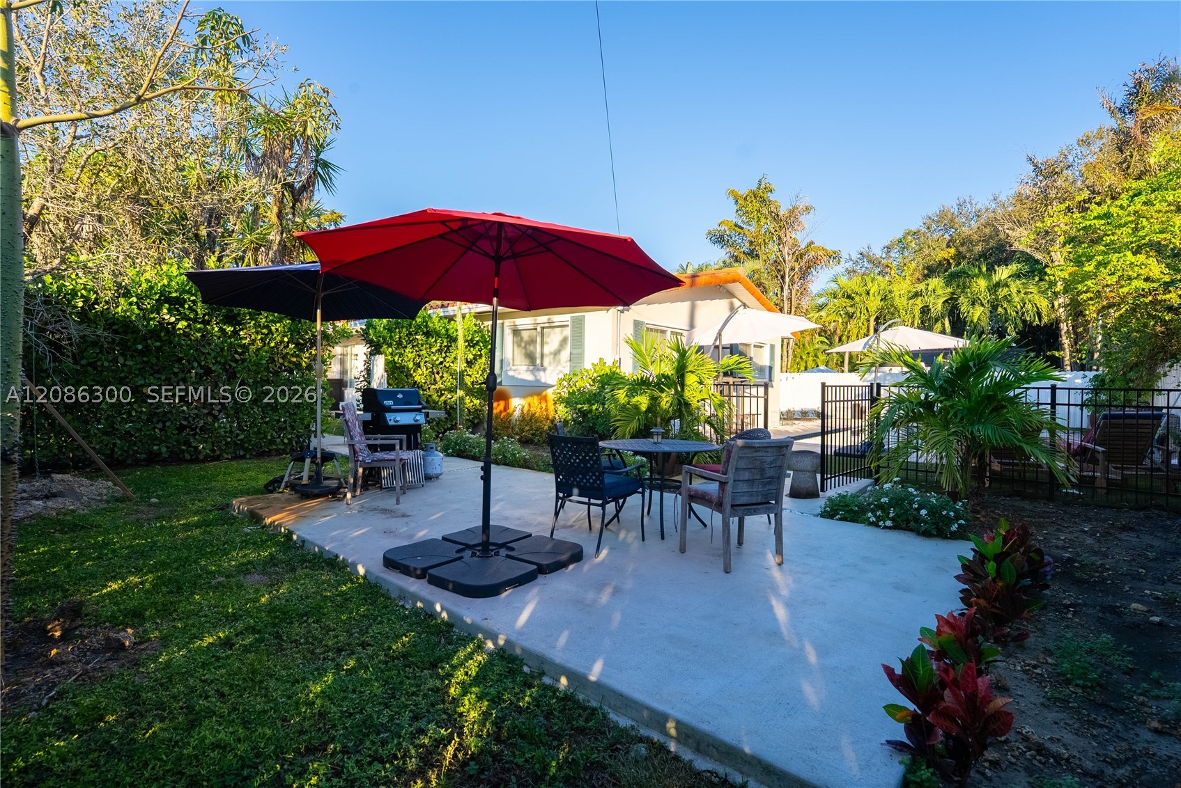 12015 NE 7th Ave, Biscayne Park FL 33161