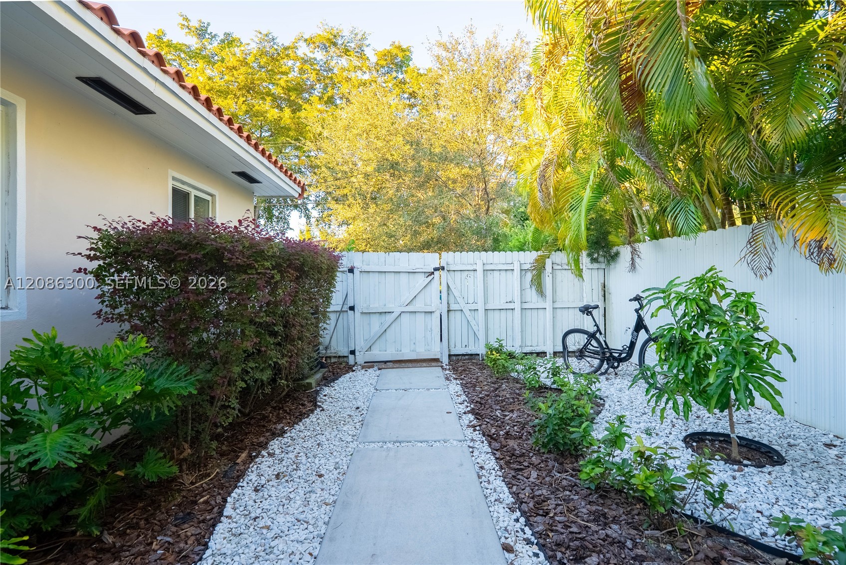 12015 NE 7th Ave, Biscayne Park FL 33161