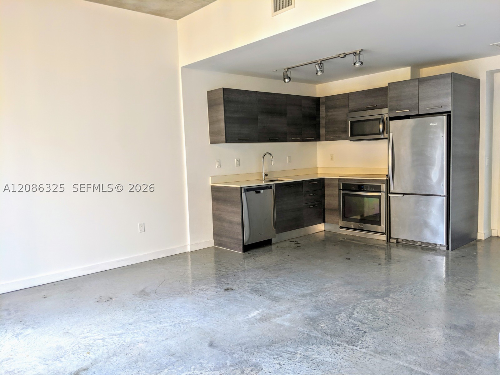 151 SE 1st #1007, Miami FL 33131