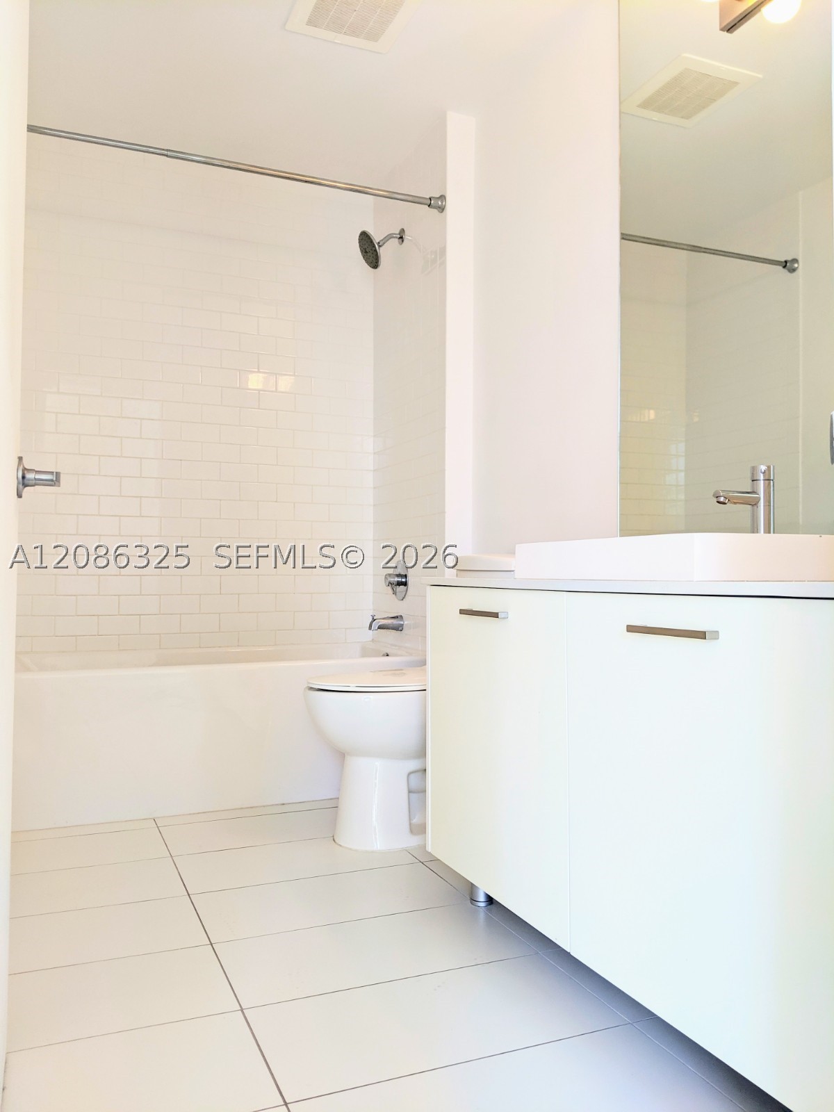 151 SE 1st #1007, Miami FL 33131