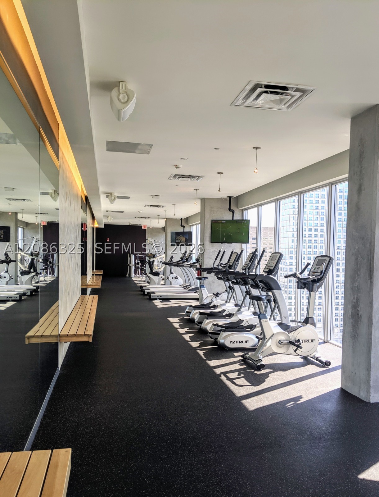 151 SE 1st #1007, Miami FL 33131
