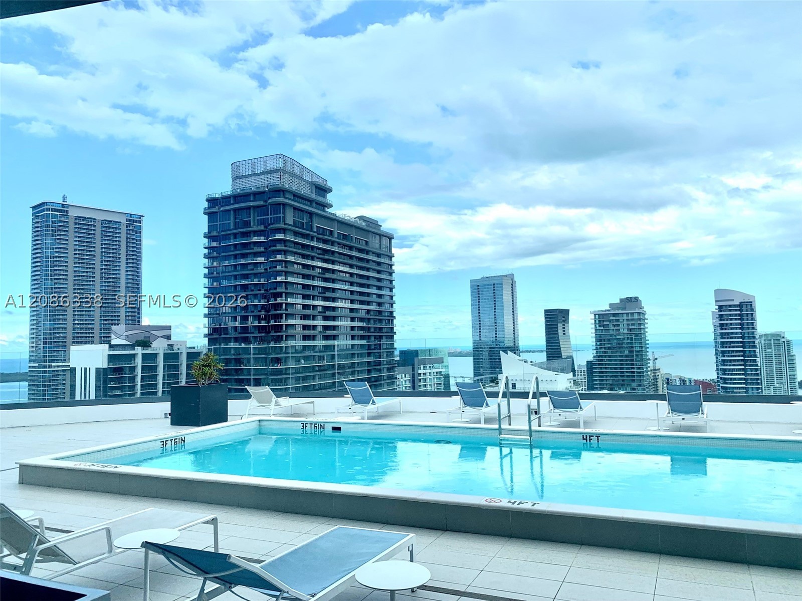 55 SW 9th St #1707, Miami FL 33130