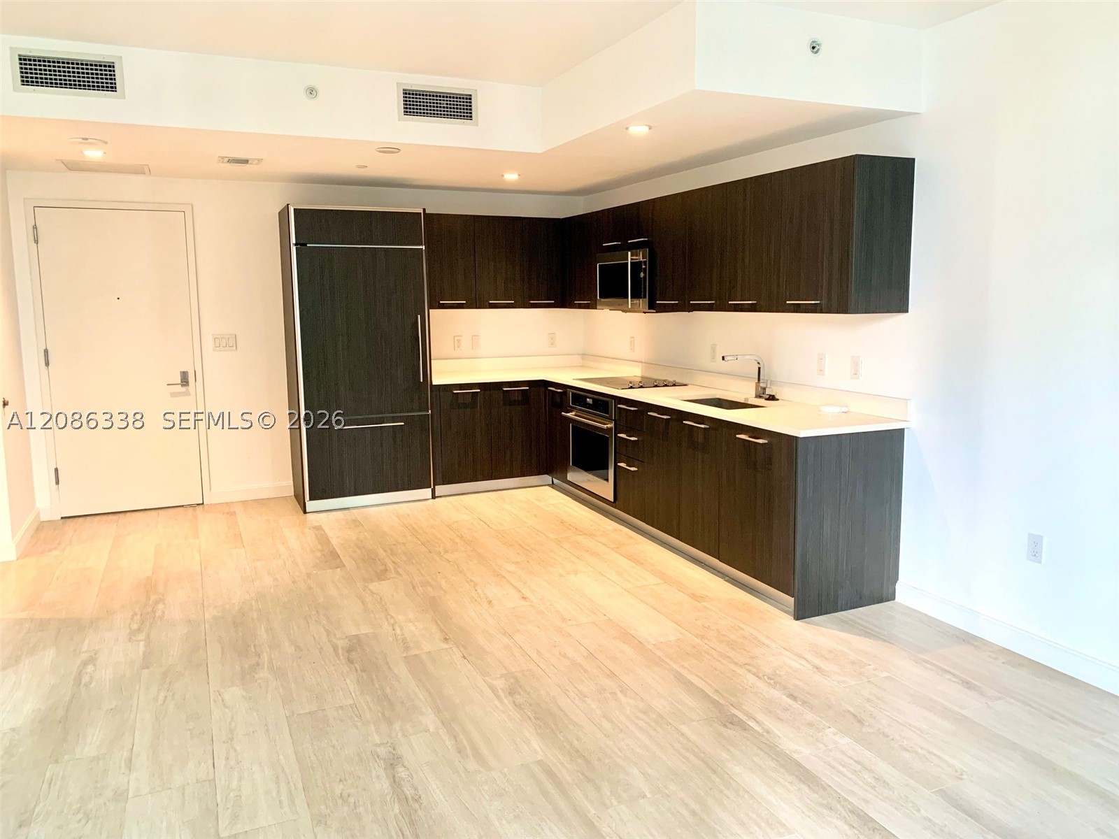 55 SW 9th St #1707, Miami FL 33130