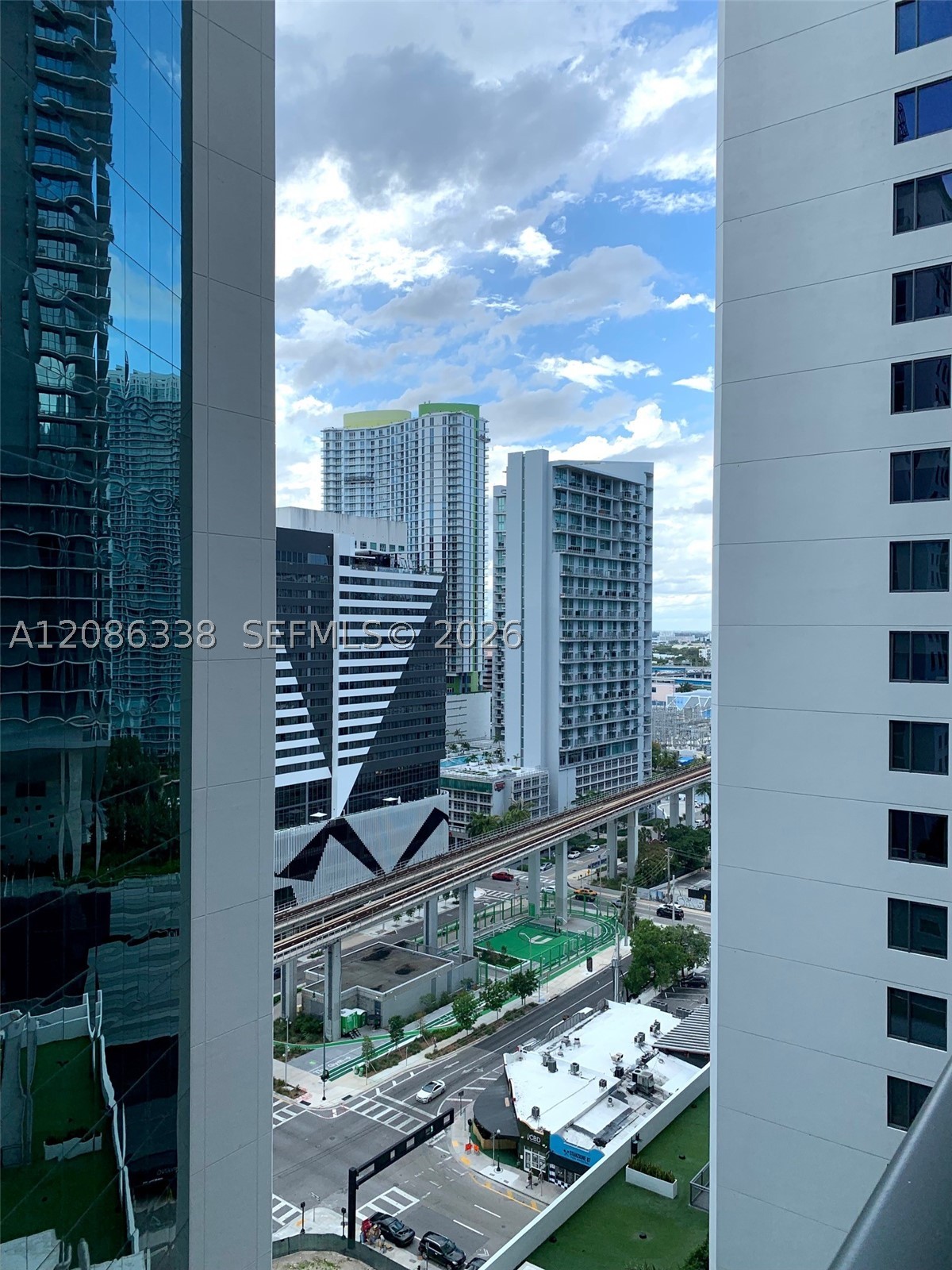55 SW 9th St #1707, Miami FL 33130