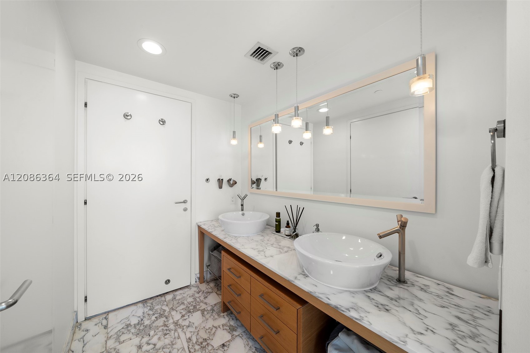 450 Alton Rd #2708, Miami Beach FL 33139