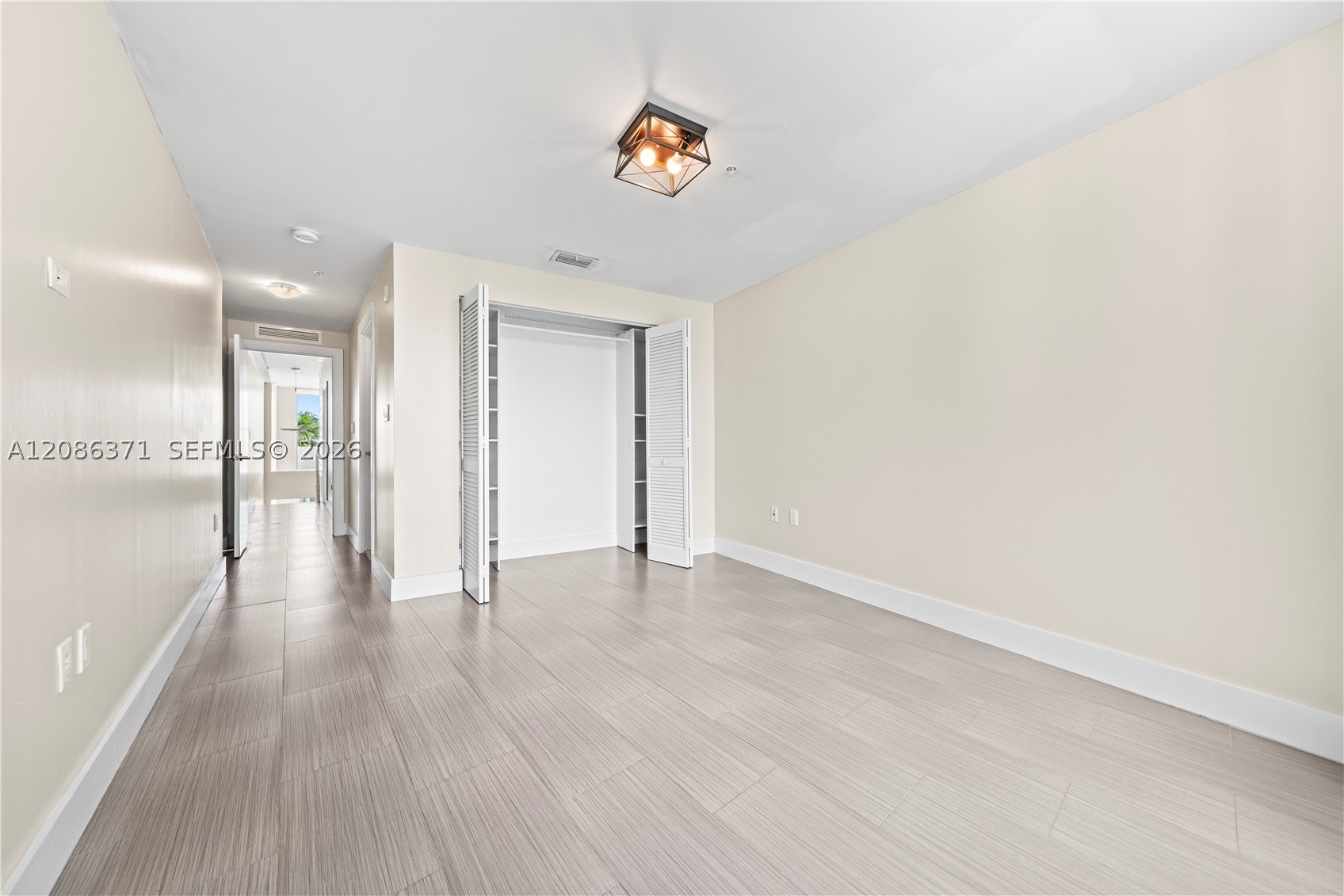 2000 Bay Dr #204, Miami Beach FL 33141
