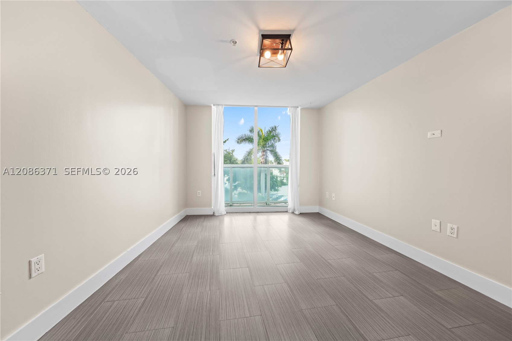 2000 Bay Dr #204, Miami Beach FL 33141
