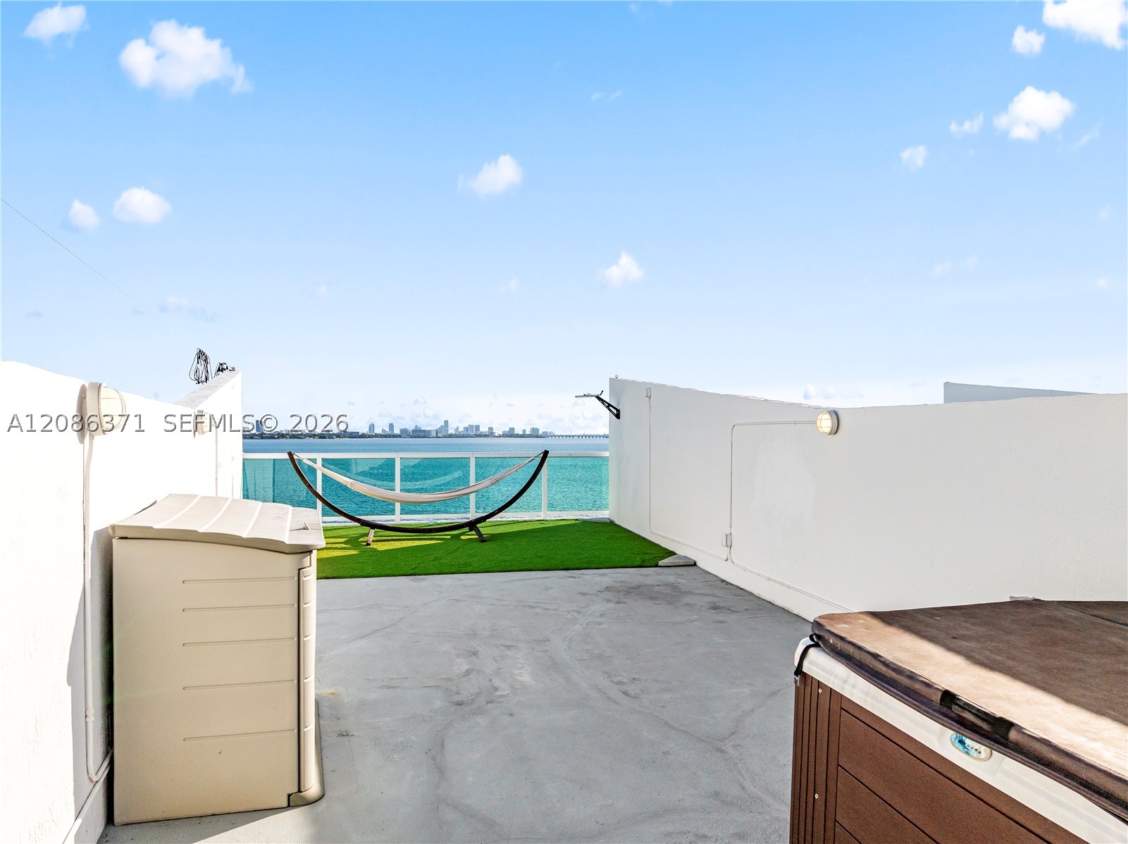 2000 Bay Dr #204, Miami Beach FL 33141