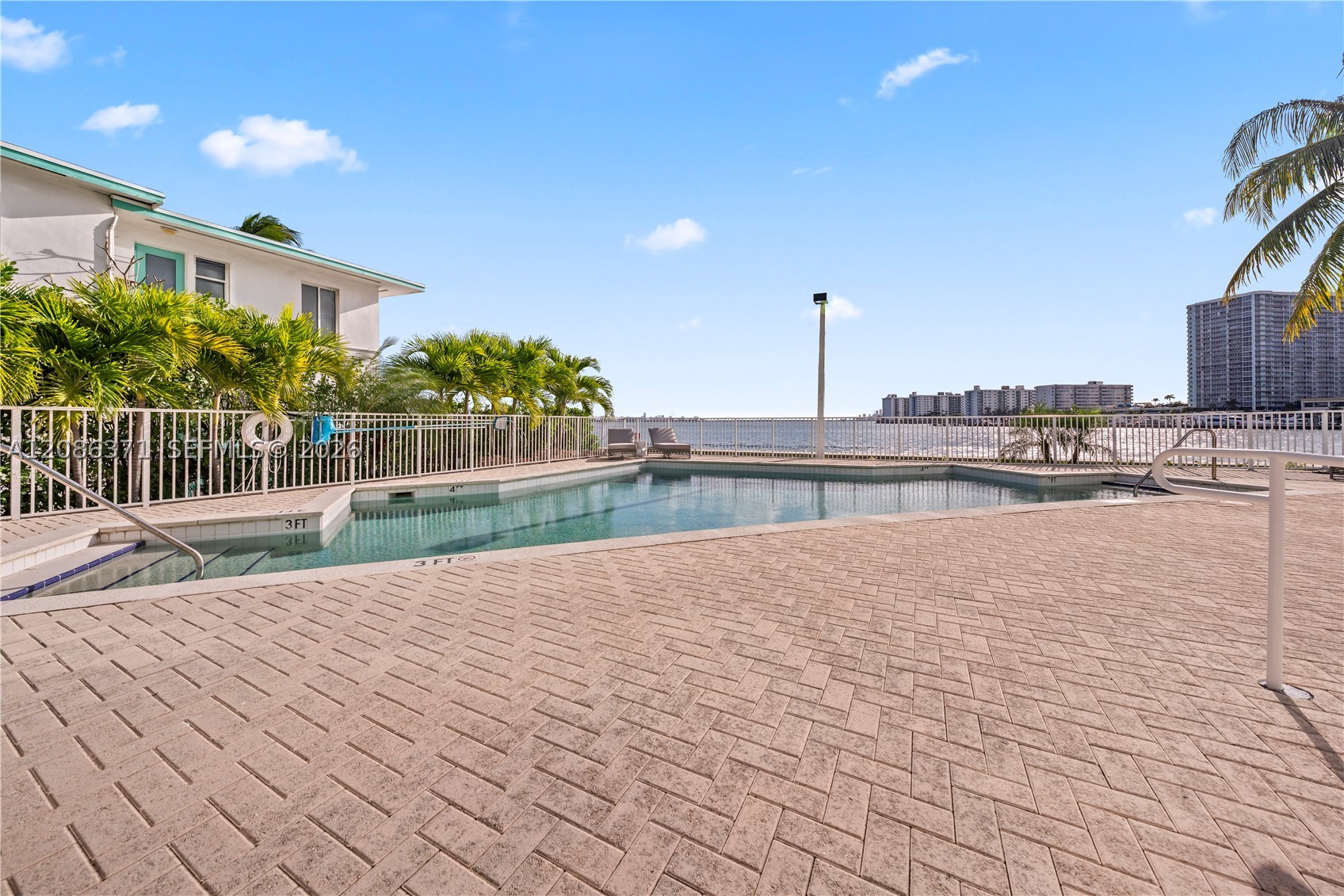 2000 Bay Dr #204, Miami Beach FL 33141